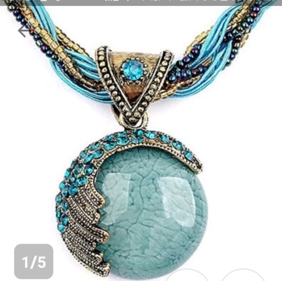 - Jewelry - Gorgeous Stone Pendant Necklace